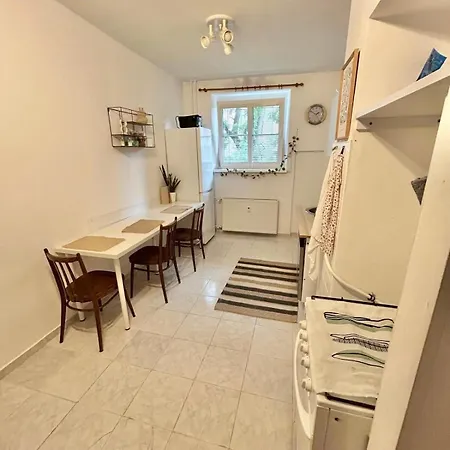 Spacious Near Center Pressburg